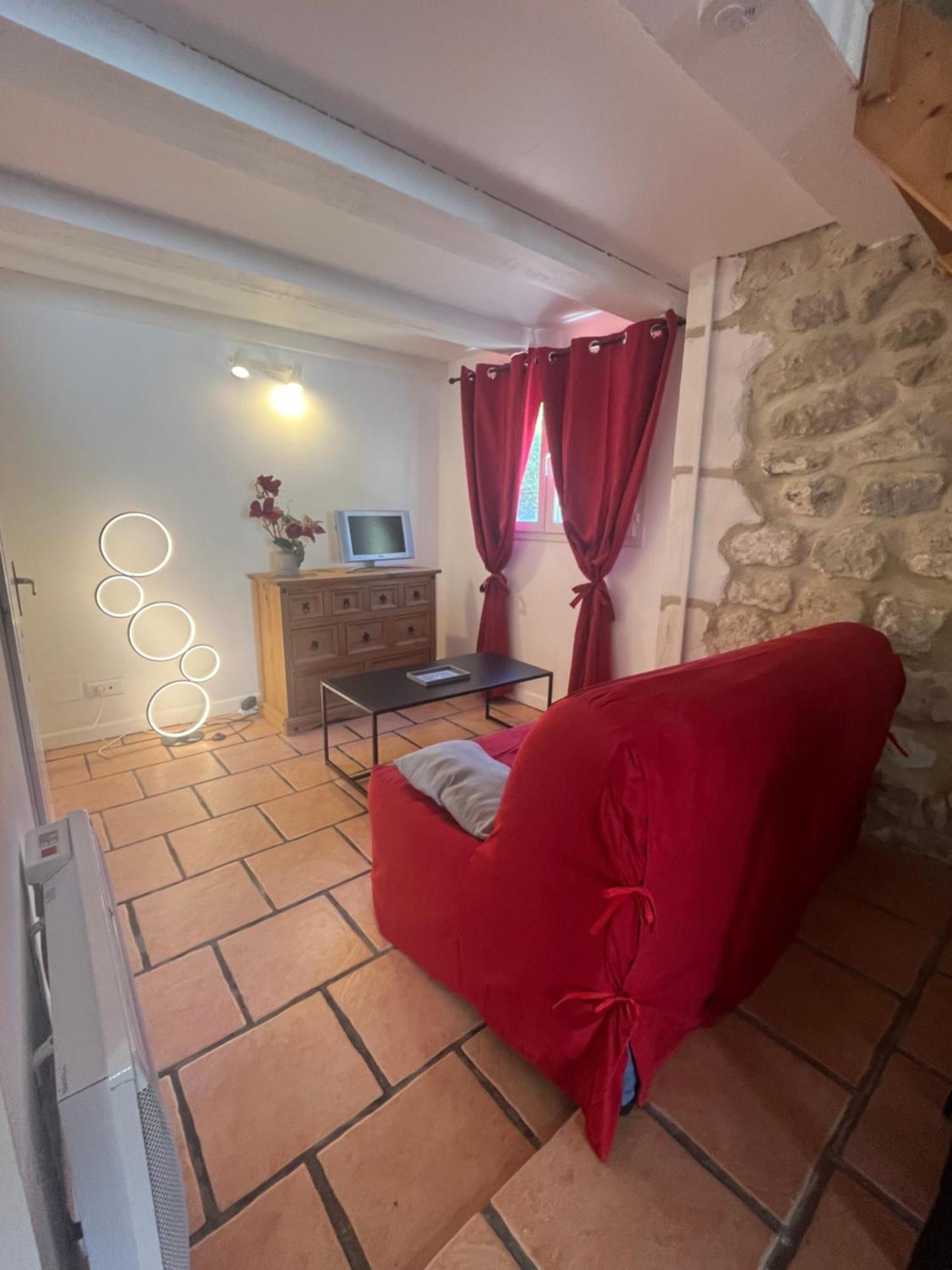 Holiday home Menthe-clim-terrain De Petanque-piscine Collective